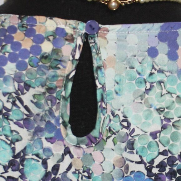 Peck & Peck Floral Pastel Color Peep-Hole Sleeve Blouse - Picture 11 of 11